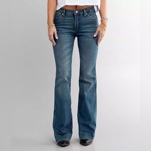 Wrangler retro stretch flare Jean NWOT